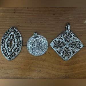 Unbranded Silver Pendant Set